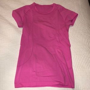 Lululemon Swiftly Tech Tee Size 6!!